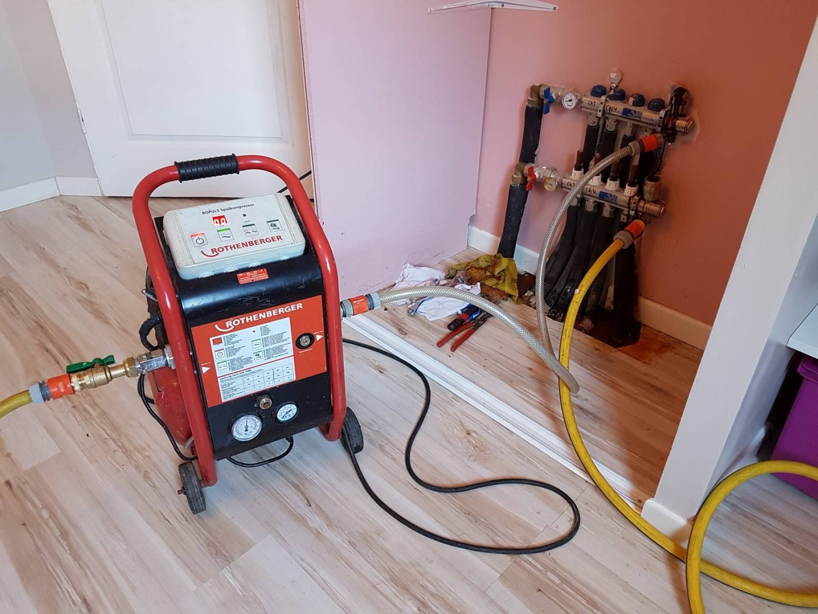 Kartal Uğur Mumcu Vaillant Hermetik Şofben Kombi Bakımı